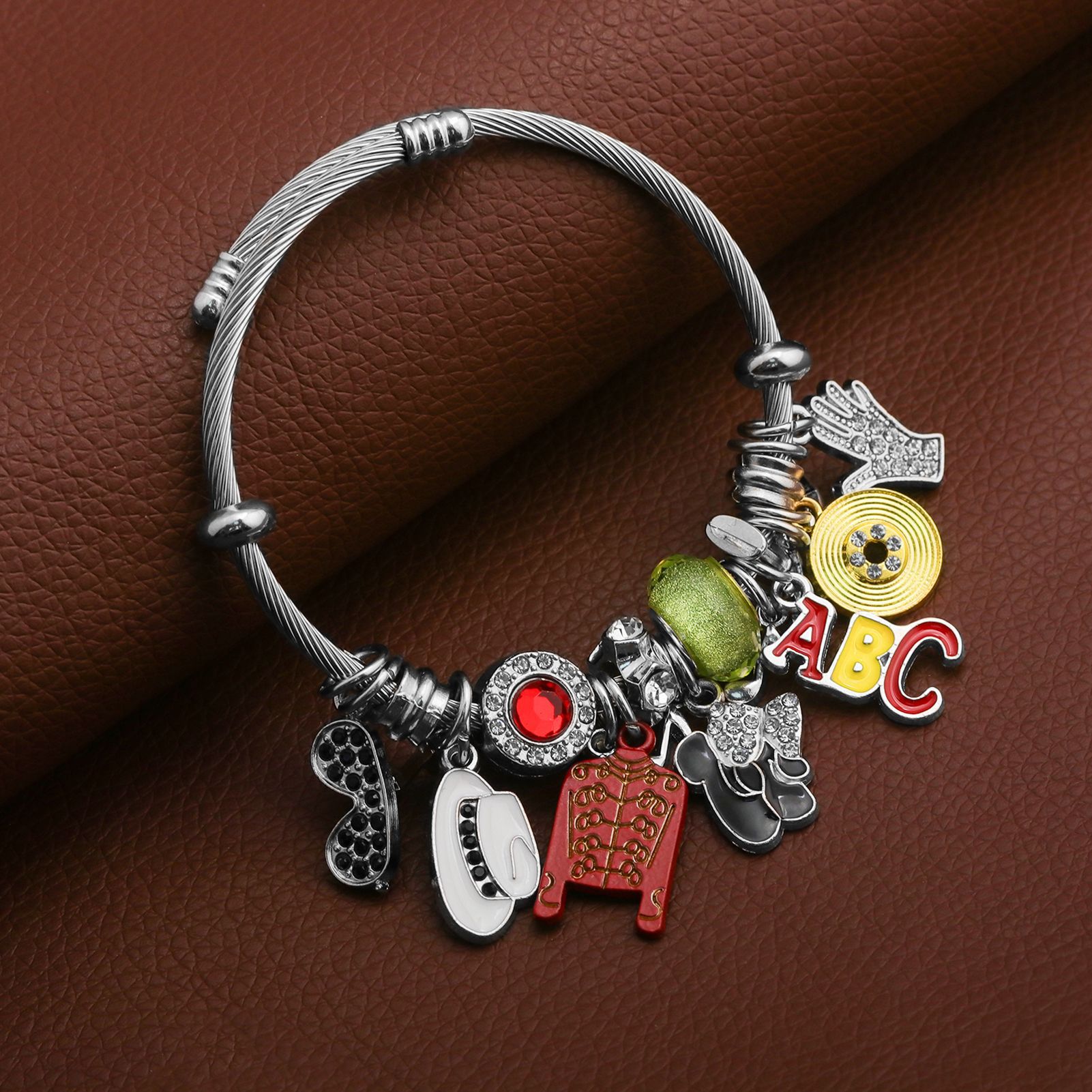 Naszyjnik z zawieszką Michael  – Anime Pendant Necklace recenzja i cena