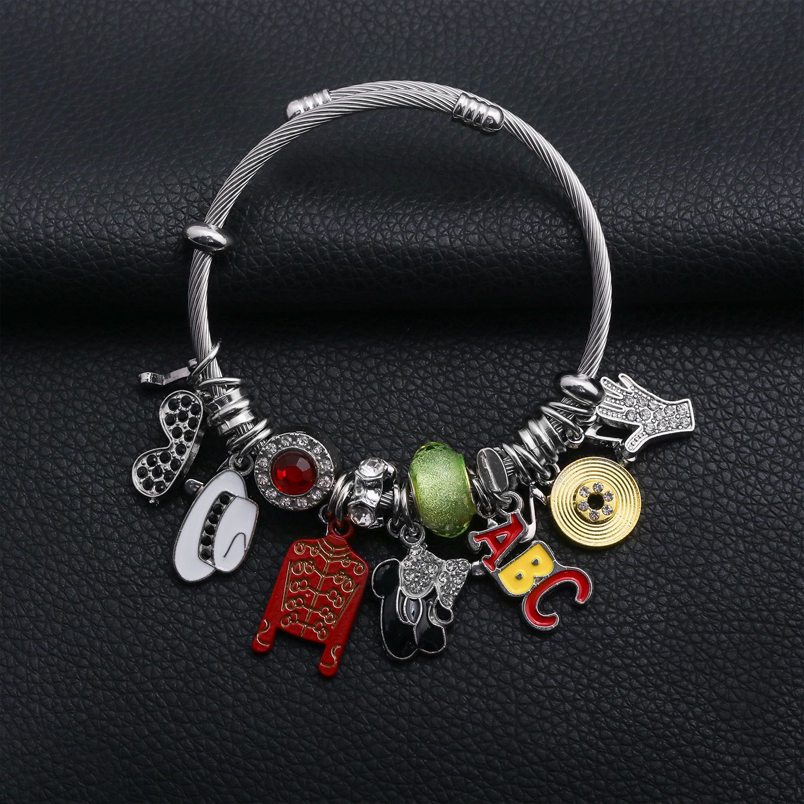 Naszyjnik z zawieszką Michael  – Anime Pendant Necklace recenzja i cena