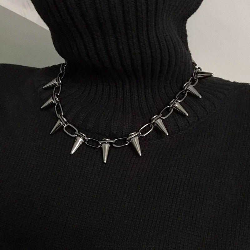 Modne punkowe naszyjniki choke – Goth Punk Spike Choker recenzja i cena